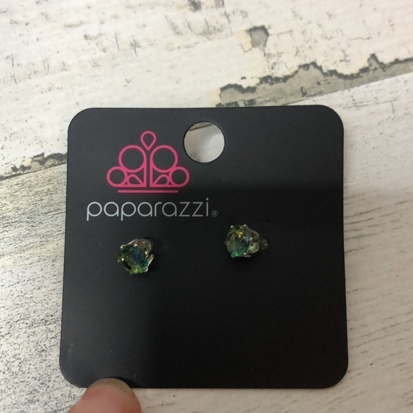 Paparazzi Green Sliver Sparkle StatementStud Earrings New - Picture 1 of 4